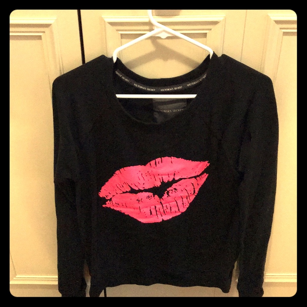 Victoria’s Secret Kiss Sweater 💋
